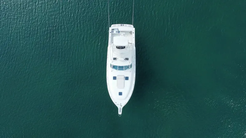 Hatteras 43, foto 2