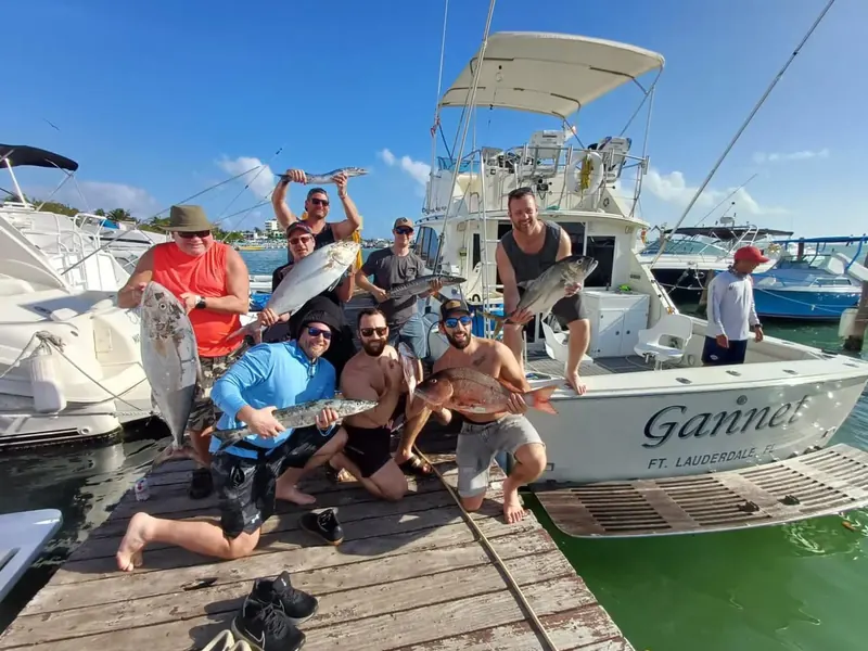 Salida de pesca en Cancún · luhrs 35 ft